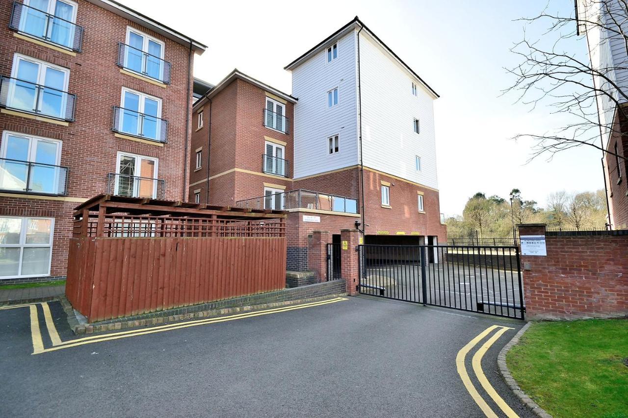 Racecourse Serviced Apartments Chester Exterior photo